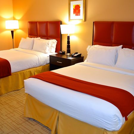 Holiday Inn Express & Suites - Smithfield/Selma By Ihg מראה חיצוני תמונה