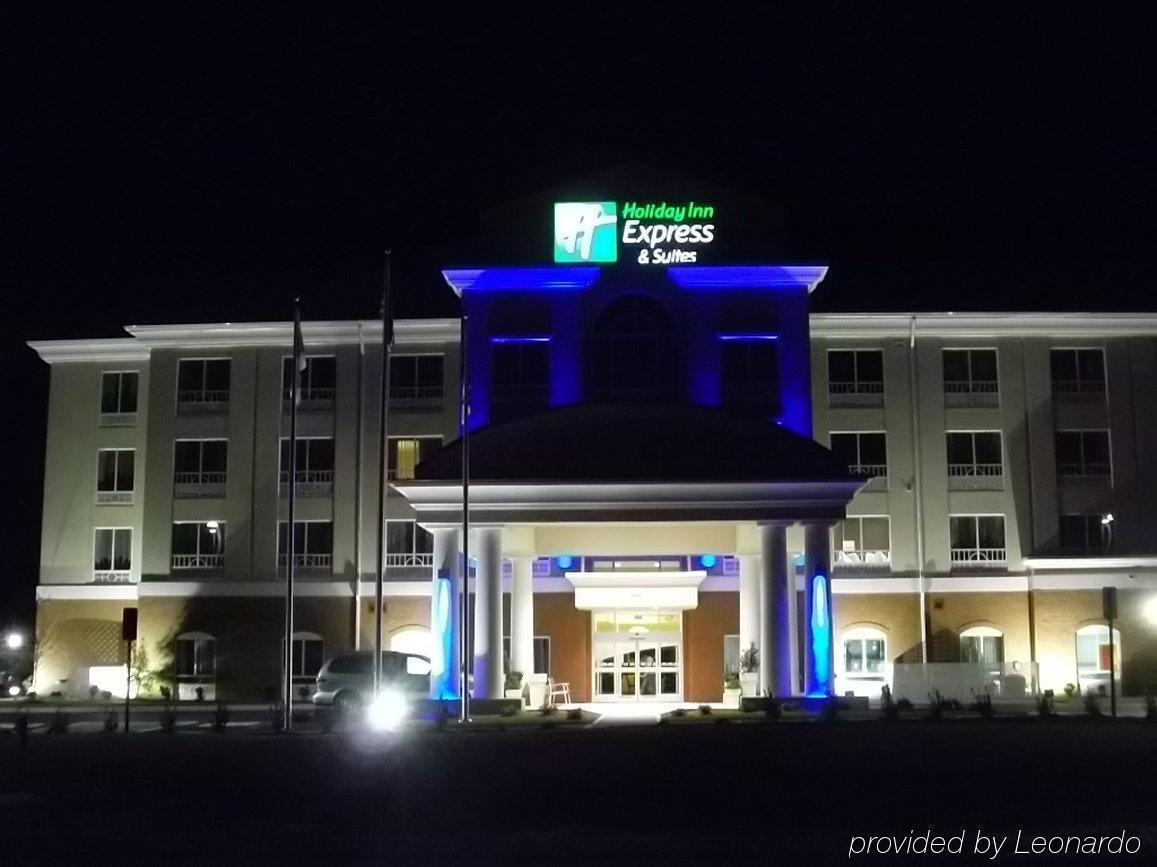 Holiday Inn Express & Suites - Smithfield/Selma By Ihg מראה חיצוני תמונה